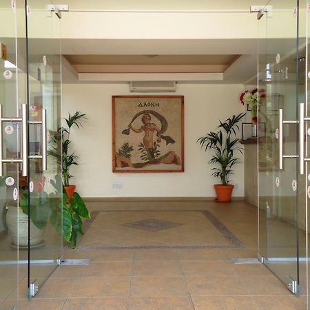 Daphne Hotel Apartments Cyprus Paphos Bagian luar foto